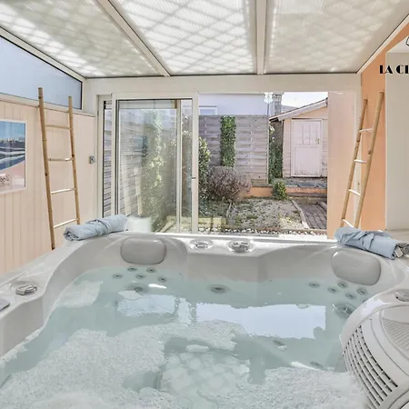 Вилла Ls - Agreable Avec Piscine Et Jacuzzi Ле-Сабль-д’Олон