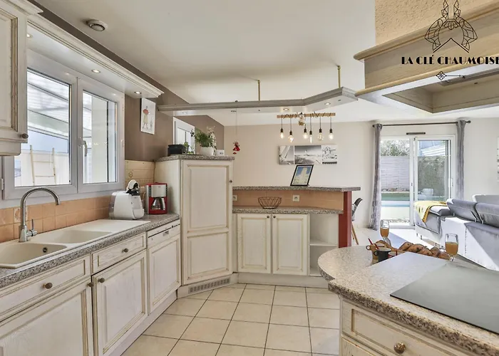 Ls - Agreable Avec Piscine Et Jacuzzi Villa