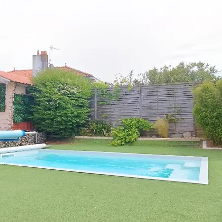 别墅 Ls - Agreable Avec Piscine Et Jacuzzi 莱萨布勒-多洛讷